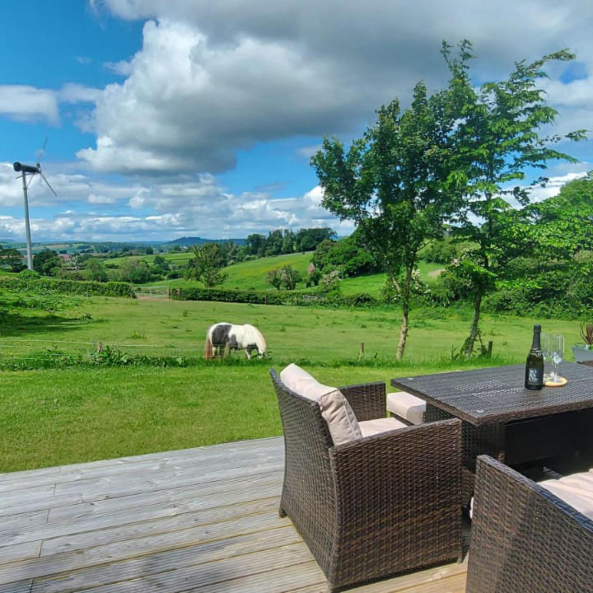Caplor Glamping & Lodges Херефорд Экстерьер фото