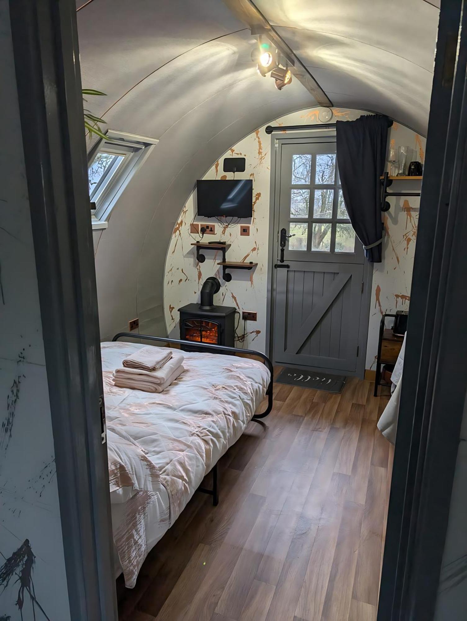 Caplor Glamping & Lodges Херефорд Экстерьер фото