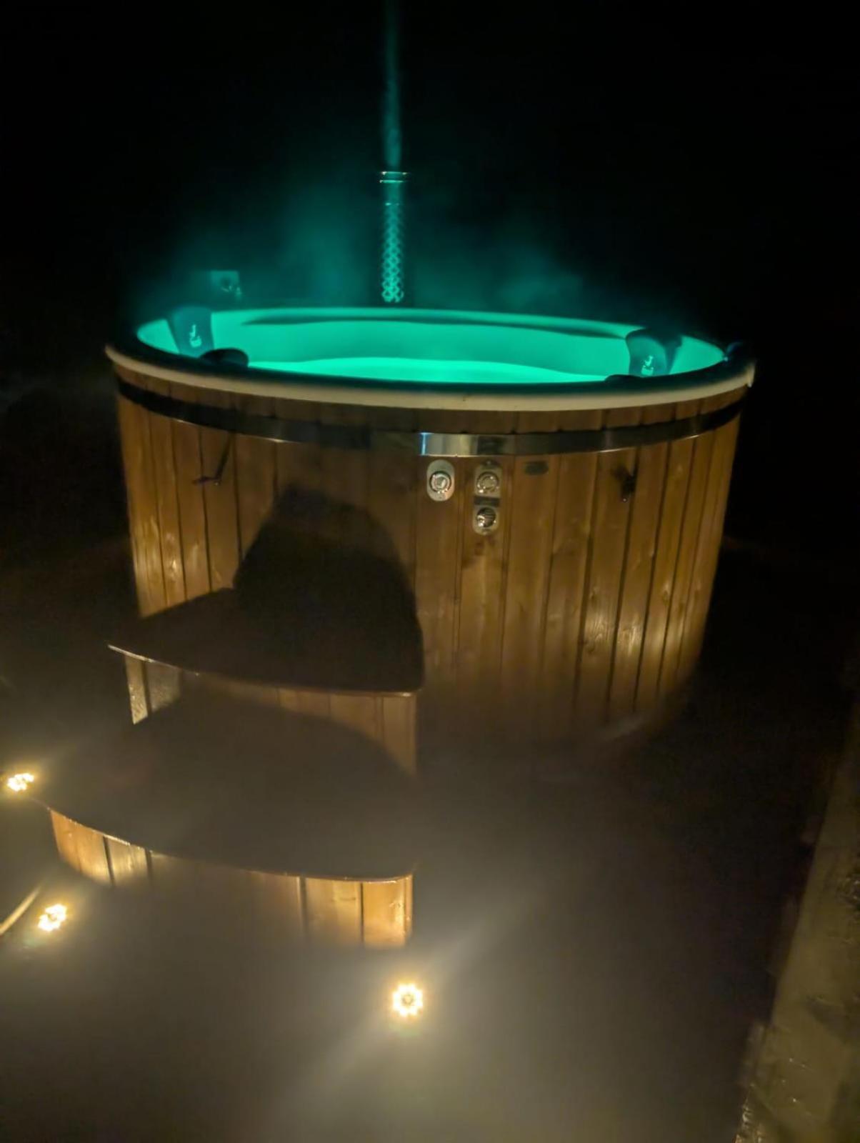 Caplor Glamping & Lodges Херефорд Экстерьер фото