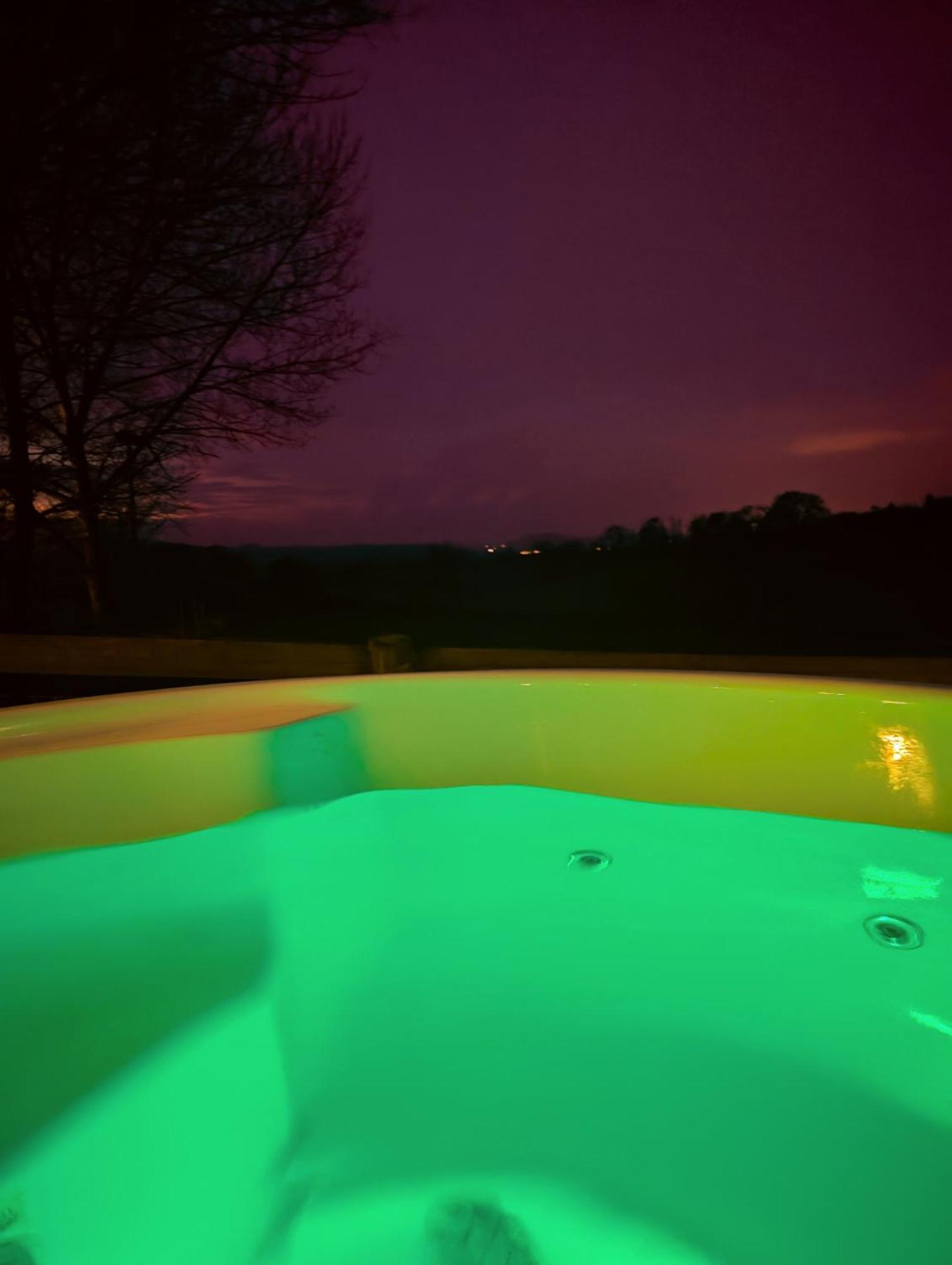 Caplor Glamping & Lodges Херефорд Экстерьер фото
