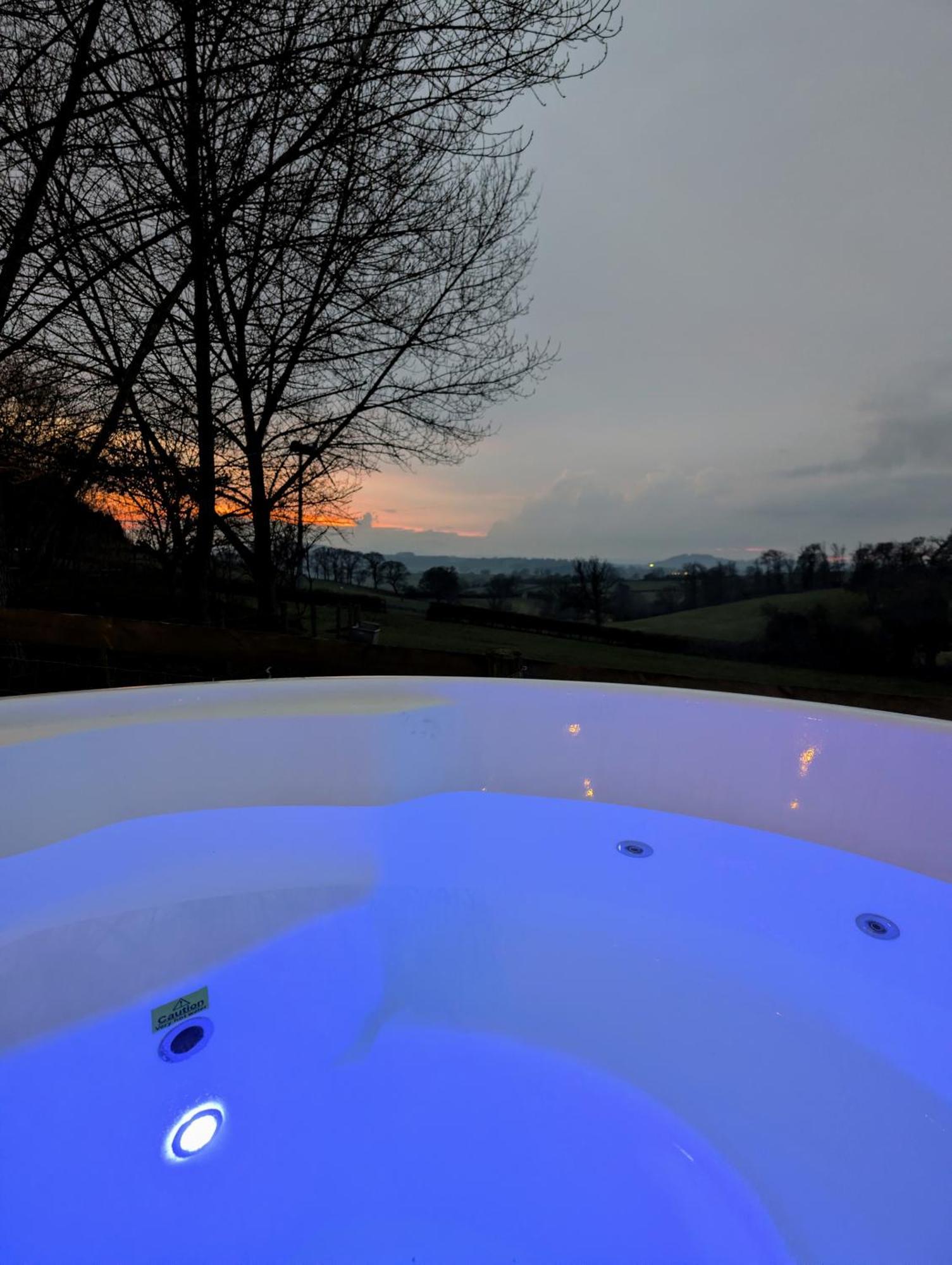 Caplor Glamping & Lodges Херефорд Экстерьер фото