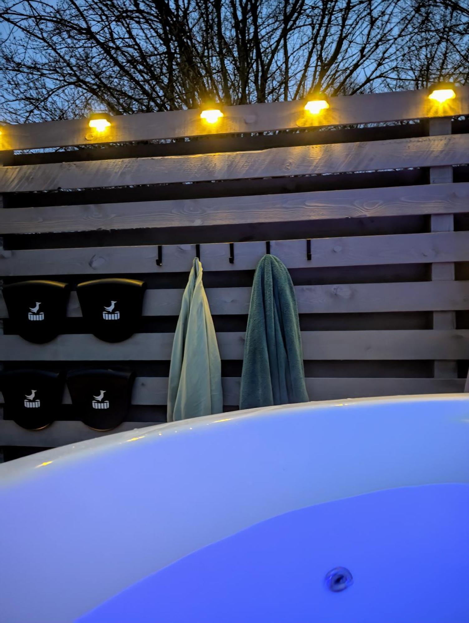 Caplor Glamping & Lodges Херефорд Экстерьер фото