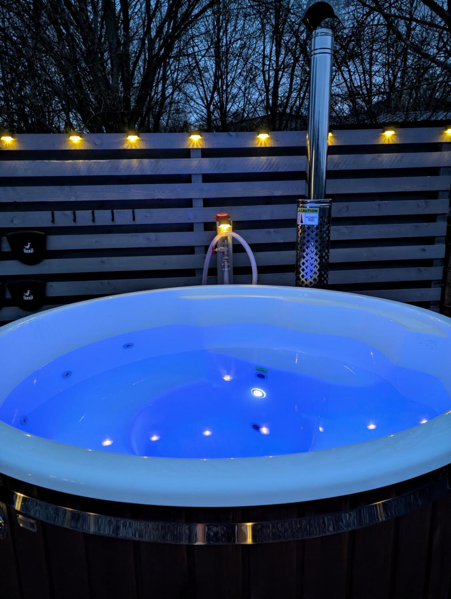 Caplor Glamping & Lodges Херефорд Экстерьер фото